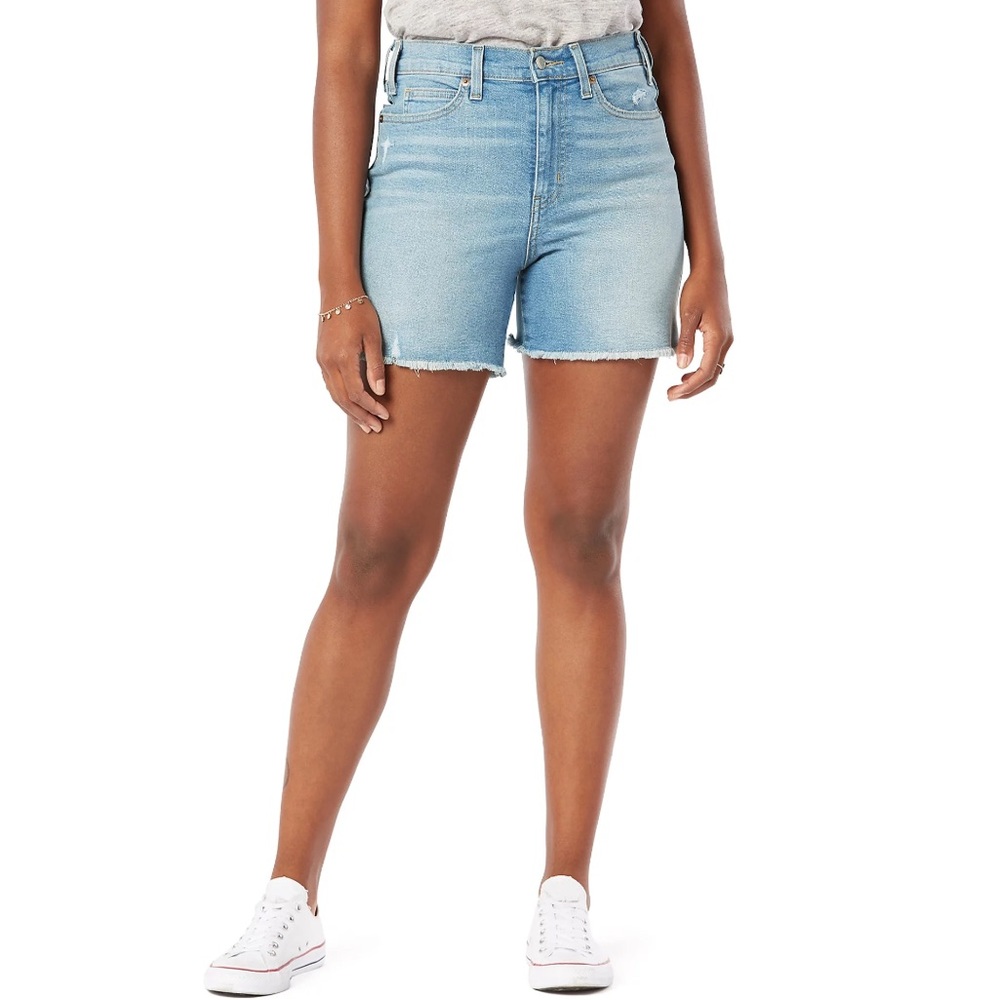 (Sold) NWT Levi’s signature denim shorts sz 16